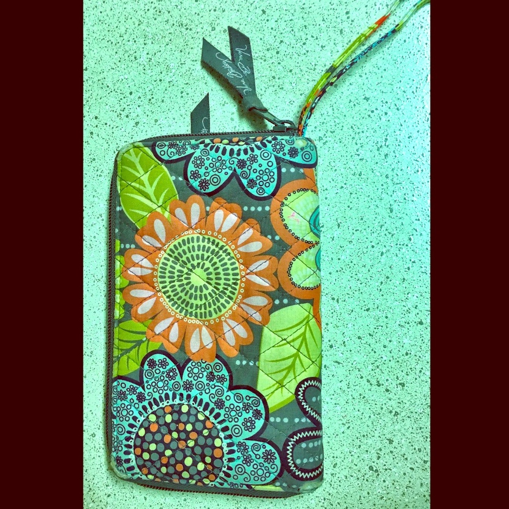 LIKE NEW - Vera Bradley Wallet